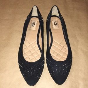 Black UGG flats🖤NEVER WORN🖤